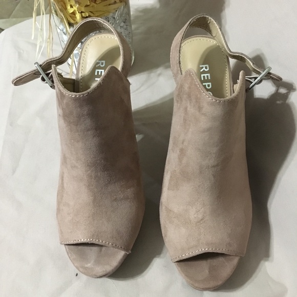 Report Shoes - Tan Suede Chunk Heels